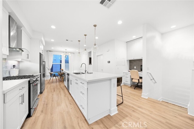 Building Photo - 657 Wedge