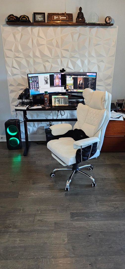 Building Photo - Bright & Beautiful Rental in Whitney Lake ...