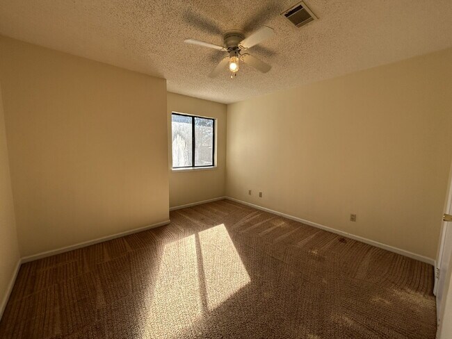 Building Photo - Condo for Rent