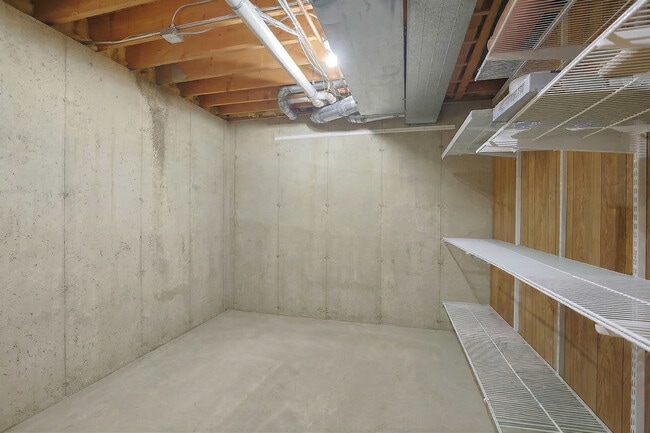 Building Photo - 145 Farmgate Dr