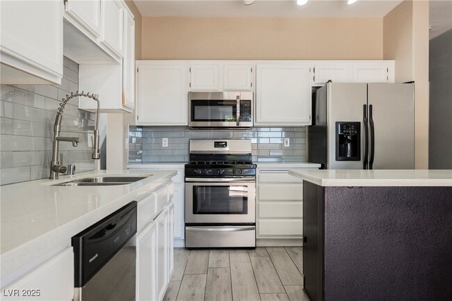 Building Photo - 138 Cam Capri