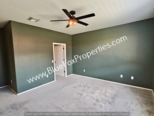 Building Photo - 7926 S Golden Bell Dr