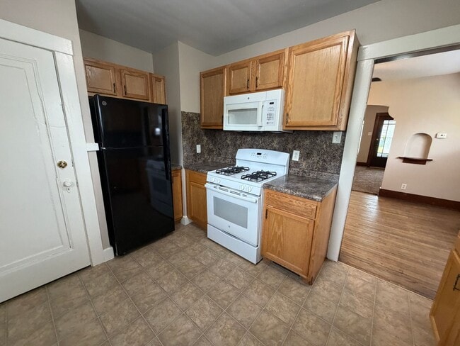 Building Photo - 4522 Spatz Ave