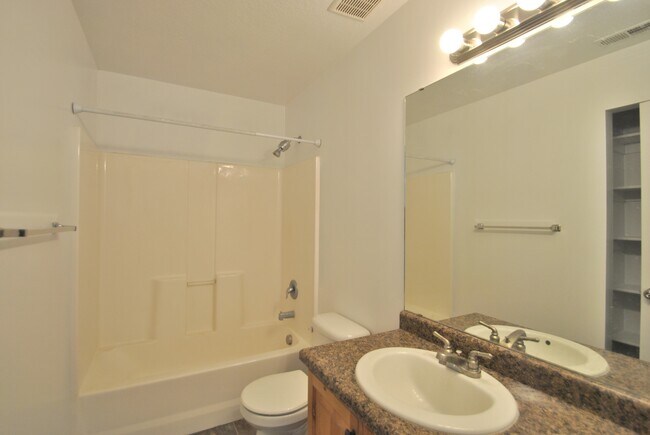 Building Photo - 387 S 1250 E