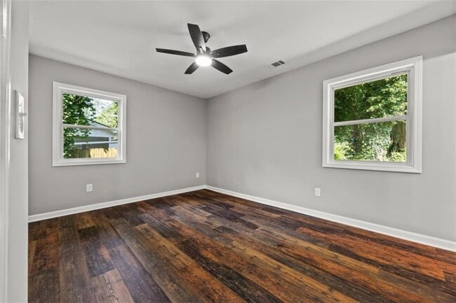 Building Photo - 53 Lucia Dr SE