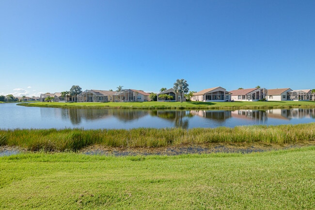 Building Photo - 351 NW Shoreview Dr