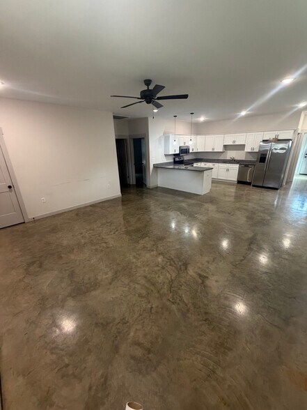 Building Photo - 4609 Wolf Run Trl