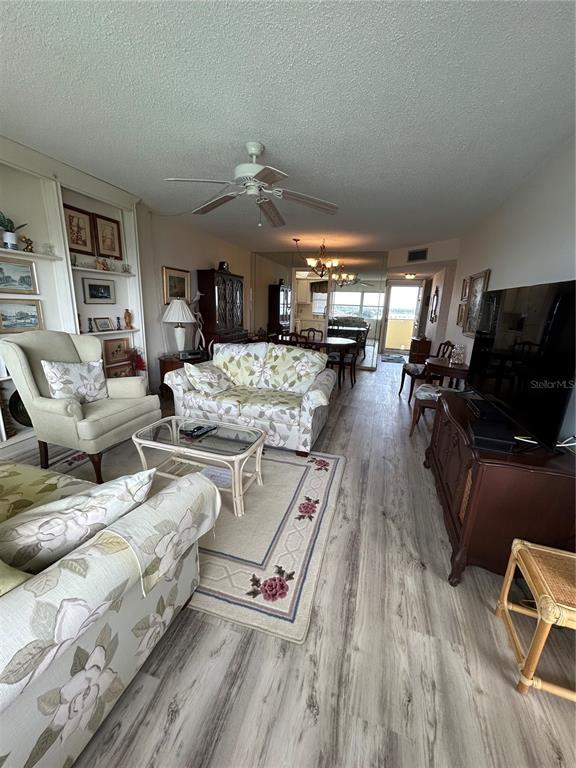 Building Photo - 4775 Cove Cir