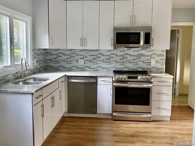 Building Photo - 321 Nassau Ave