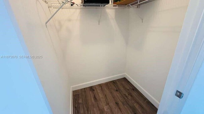 Building Photo - 15051 Royal Oaks Ln