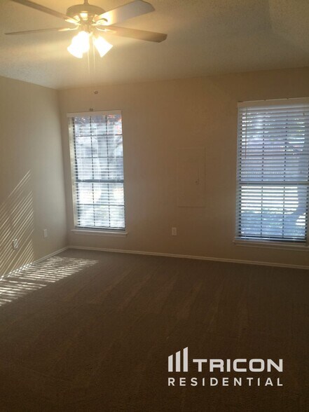 Building Photo - 708 Leedsfield Ct