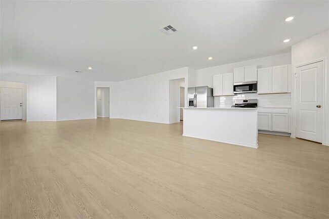 Building Photo - 2244 Devine Lake Bnd