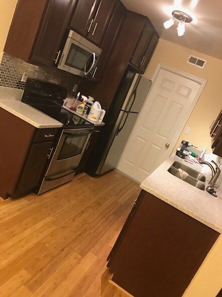 Building Photo - 5485 Trumpet Vine Ct