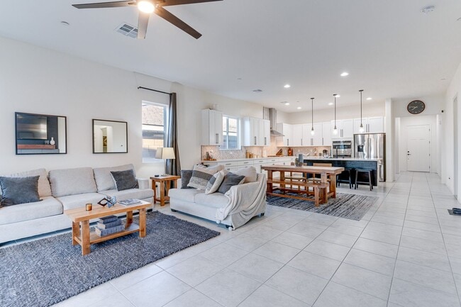 Building Photo - Charming Single-Story in Cadence with Fireplace & Entertainer’s Backyard!