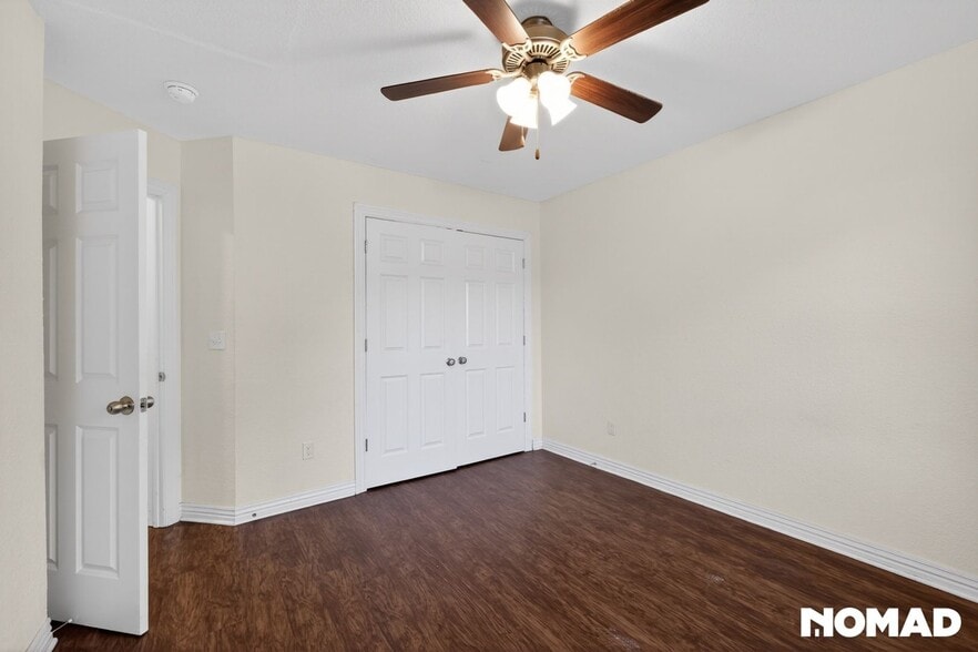 Building Photo - 2088 E Custer Ln