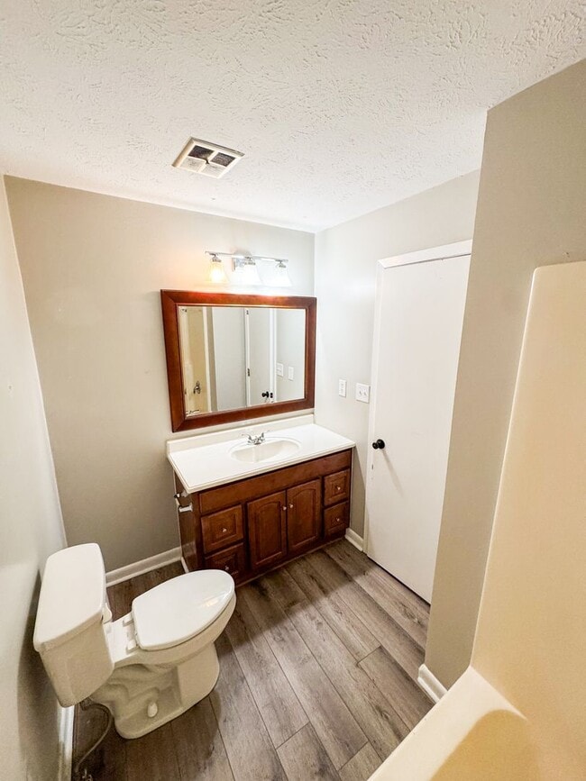 Building Photo - Spacious 4 Bedroom & 3 Bath Home in the Heart of Jacksonville, AL!