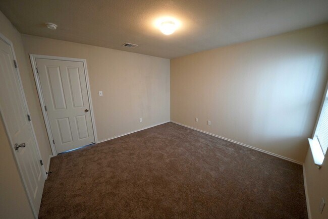 Building Photo - 5011 Braden Gate