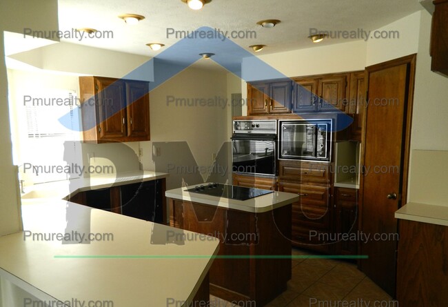 Building Photo - AVAILABLE NOW!!! Stunning 4-Bed, 3-Bath Ho...