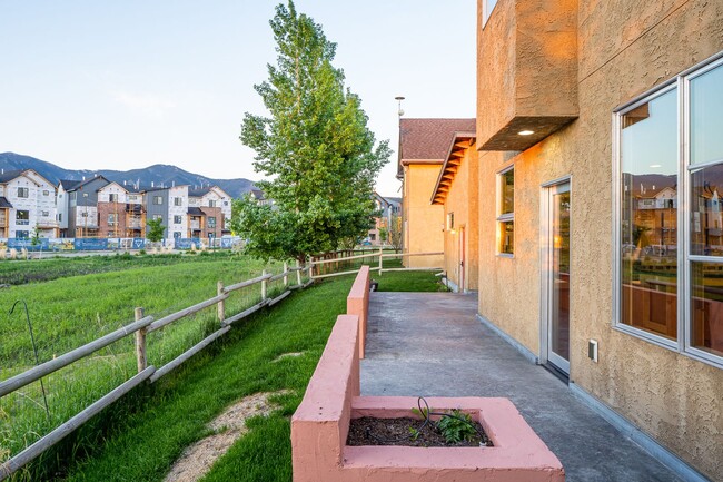 Building Photo - Fully Loaded North Bozeman Home for Lease!