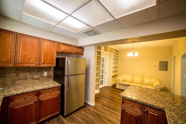 Building Photo - 1079 SW 11th Terrace