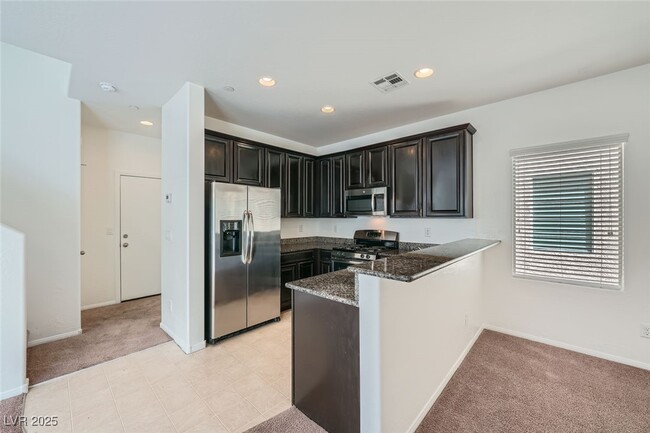 Building Photo - 7704 Twirling Yarn Ct