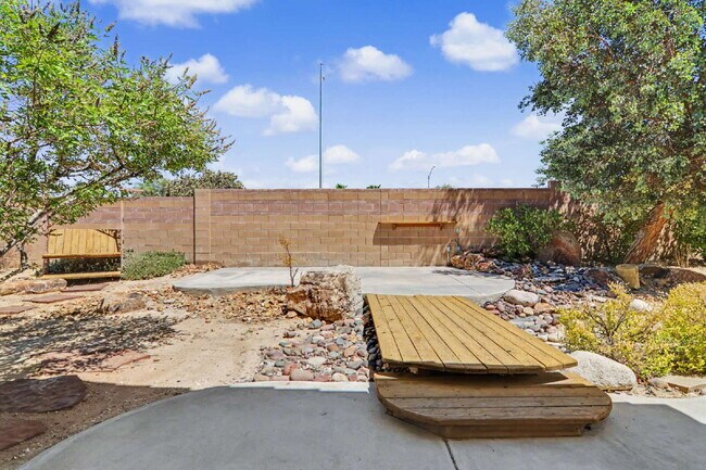 Building Photo - Immaculate 5-Bed, 3-Bath Entertainer’s Home on Over a Quarter Acre in Gated Riverwalk Ranch Manor...