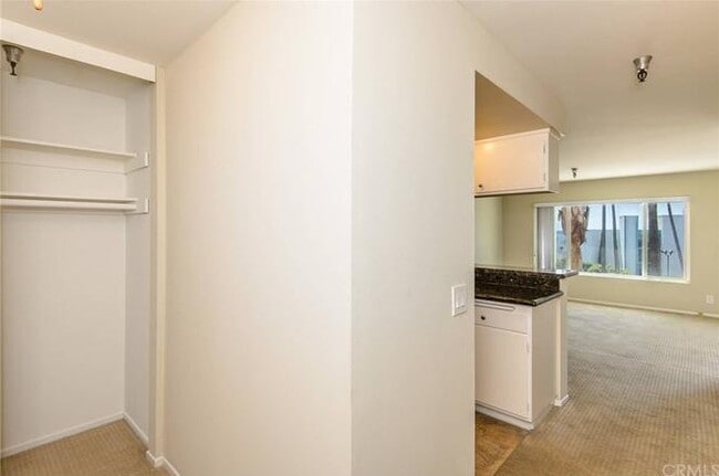 Building Photo - Ocean View Corner Unit Condo w/Balcony+Jac...