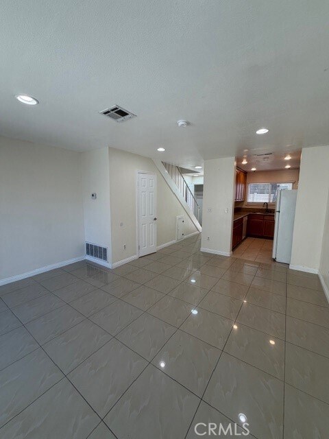 Building Photo - 13514 Village Dr