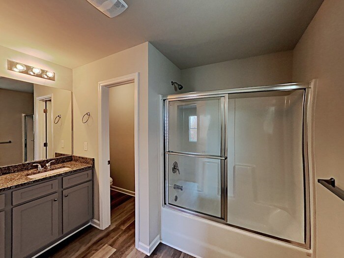 Building Photo - 1052 Wedgewood Ct NE