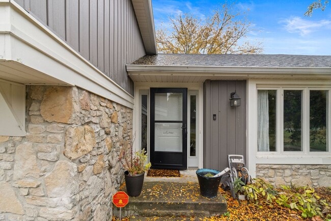 Building Photo - AVAILABLE NOW! Waterfront Living in Carmel! Paddle boat included!