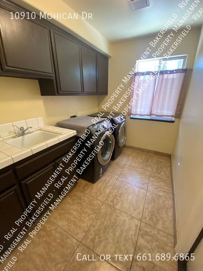 Building Photo - 10910 Mohican Dr - Zero Deposit, Ask us How!
