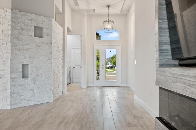 Building Photo - 128 Del Palma Dr