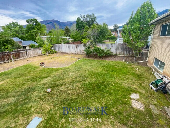 Building Photo - 2827 E Bridgewater Dr