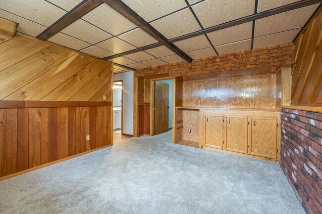 Building Photo - 5S710 Steeple Run Dr