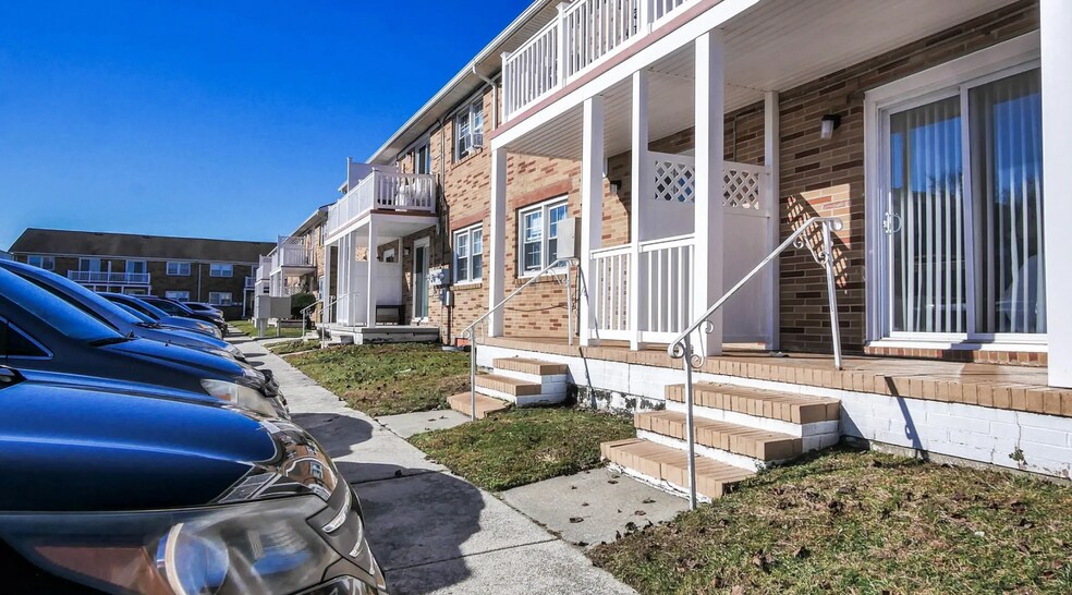 Building Photo - 5410 Suffolk Ct