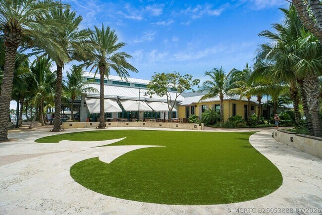 Building Photo - 300 N Hwy A1A