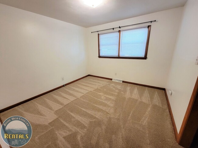 Building Photo - 3bd/2ba Ranch House Next to Watauga Medical Center