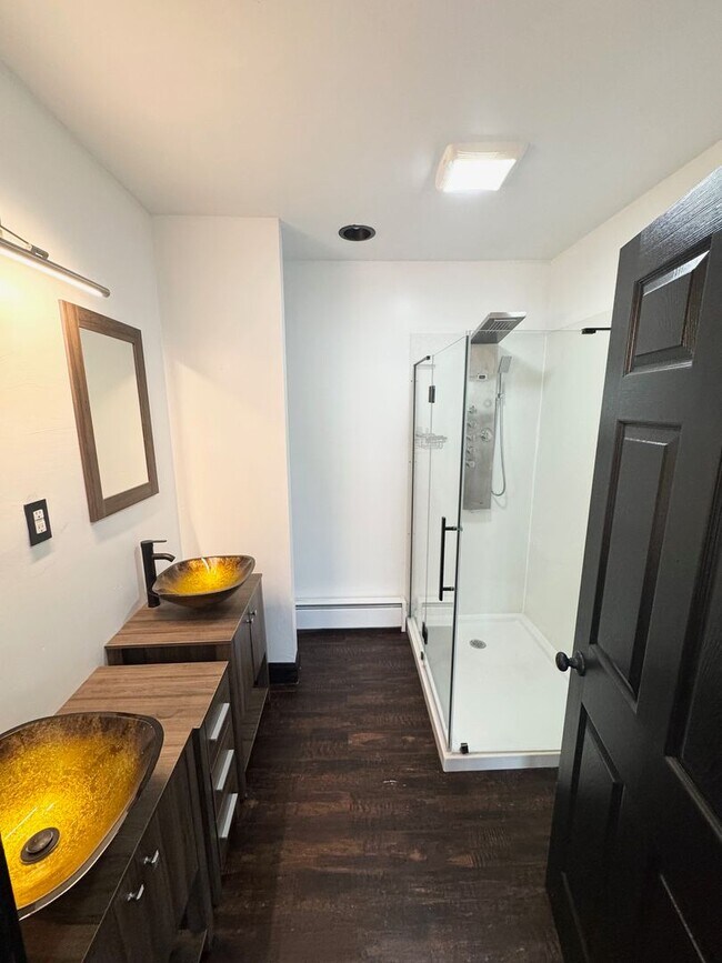 Building Photo - STRA509