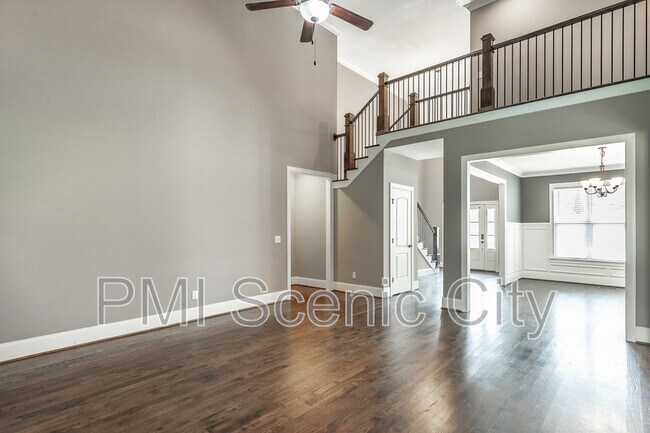 Building Photo - 7725 Peppertree Dr