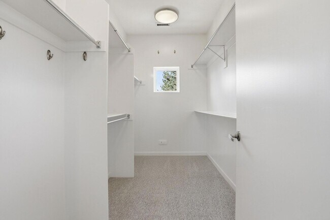 Building Photo - 4 blocks to Sloans Lake! immaculate home with large yard and garage