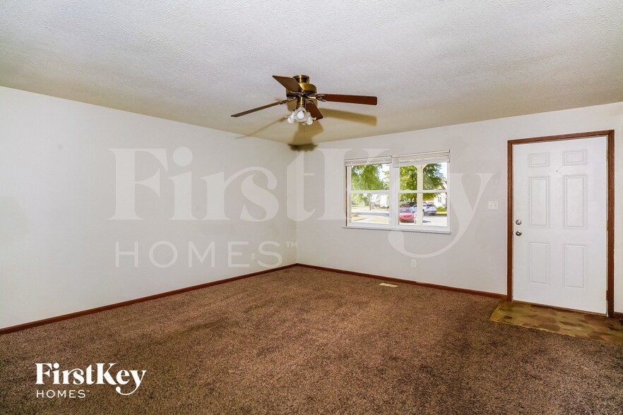 Building Photo - 8631 Pleasant Creek Ct