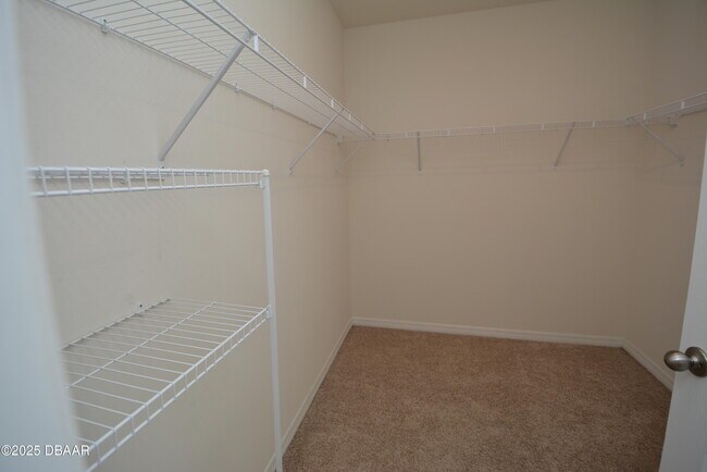 Building Photo - 285 Sunset Point Dr