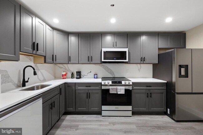 Building Photo - 3517 14th St NW