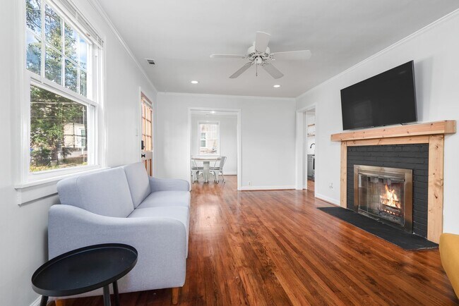 Building Photo - *Application Pending* Charming Cottage in Northgate Park - A Gem in the Heart of Durham!