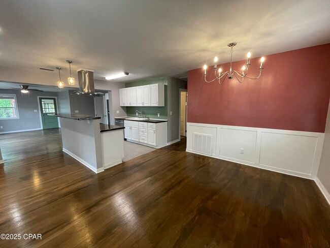 Primary Photo - 1431 W 11th St