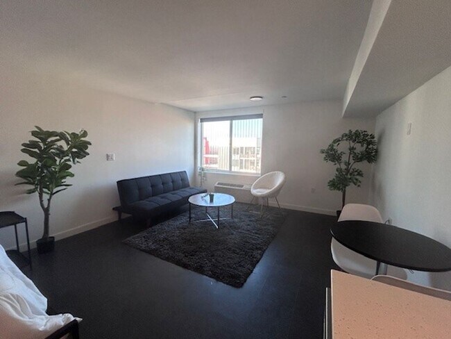 Interior Photo - Harvey Hillcrest