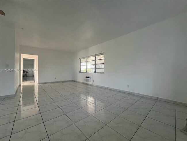 Building Photo - 7845 NE Bayshore Ct