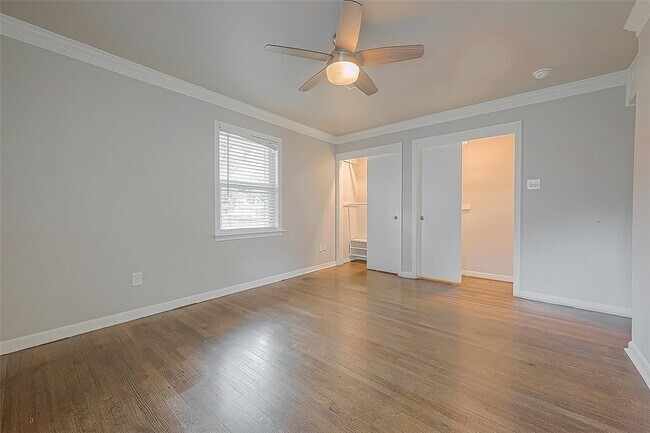 Building Photo - 5238 Beechnut St