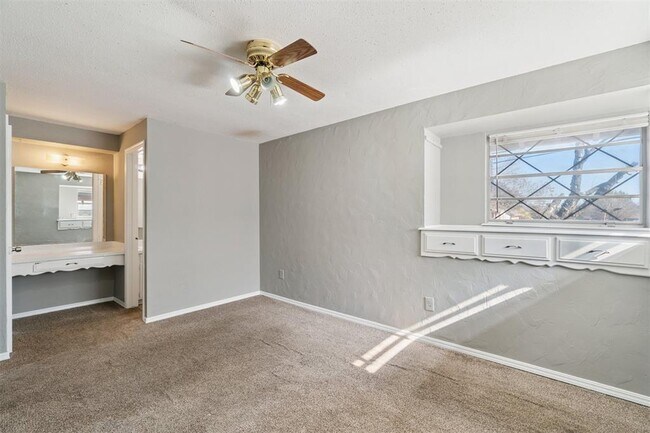 Building Photo - 4009 Vickie Dr