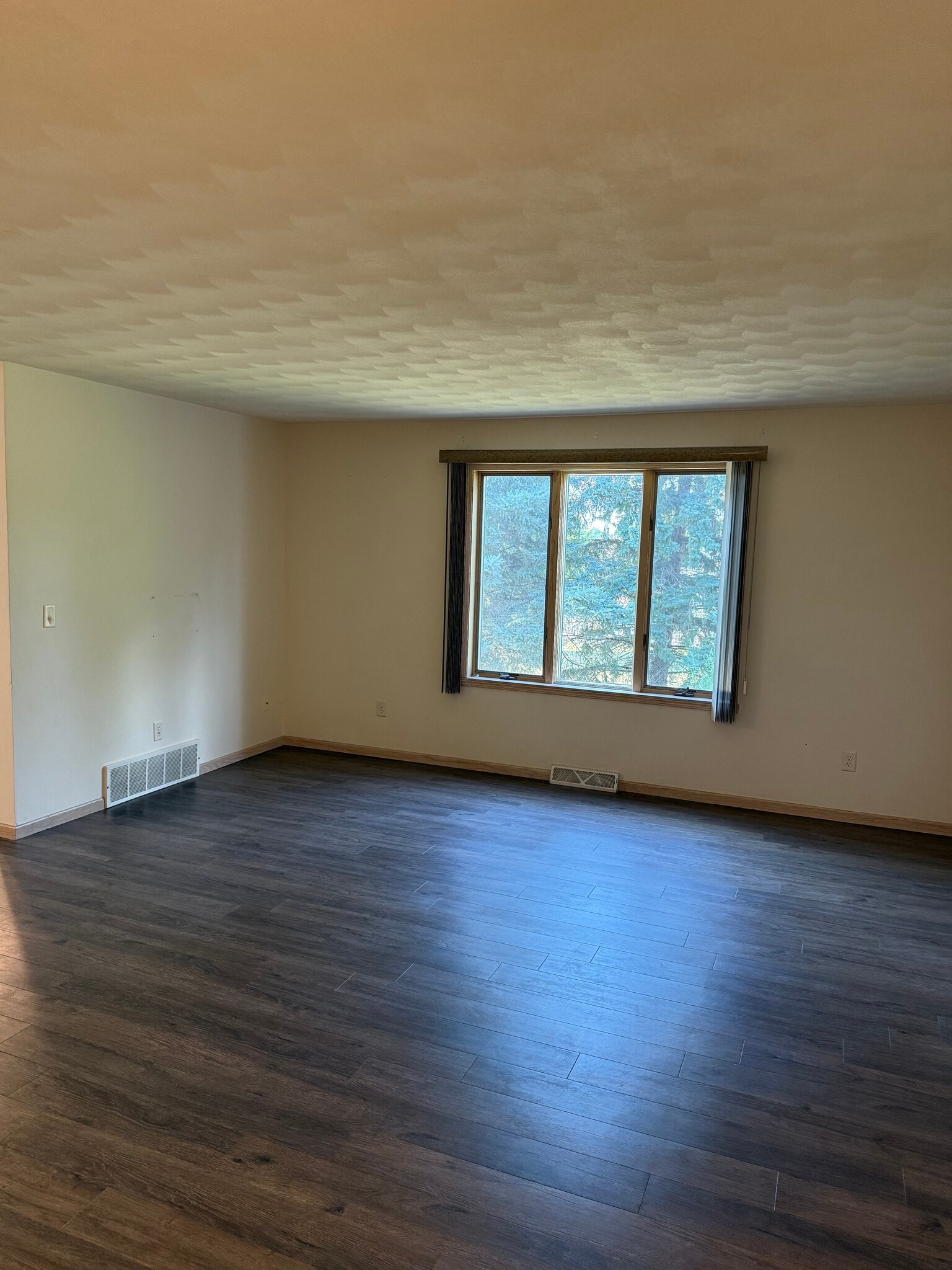 Building Photo - W6867 Sunnyvale Ln